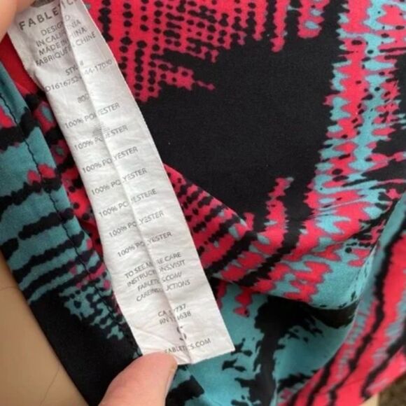 Fabletics Liza Romper heat wave multicolor lightweight straps P2P 20“ Silk Touch - Picture 6 of 6